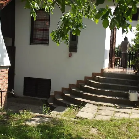 Case de vacanță Balassa Weekendhouse Siófok